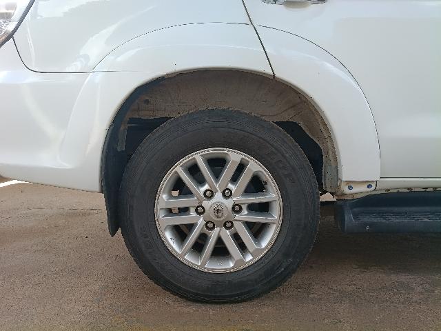 TOYOTA HILUXSW4 SRV4X4 - 2014/2014 — foto 34 de 40