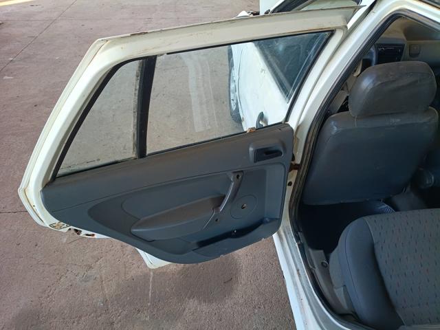 VOLKSWAGEN GOL 16V - 1998/1999 — foto 13 de 27