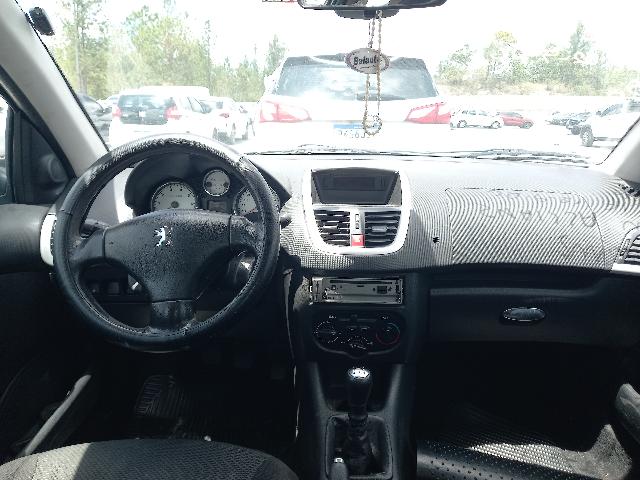 PEUGEOT 207HB XR S - 2012/2013 — foto 5 de 34