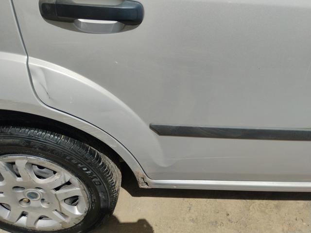 FORD FIESTA FLEX - 2012/2013 — foto 35 de 40