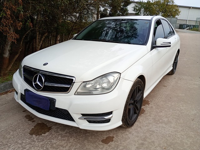 MERCEDES-BENZ - C180TURBO - leilão extrajudicial - COLOMBO PR - lance mínimo R$ 12.000