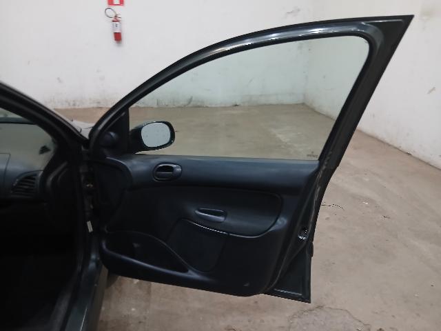 PEUGEOT 207PASSION XR S - 2009/2010 — foto 18 de 40