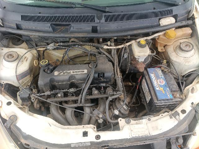 Foto 10 de 34: KA GL - 2000/2000