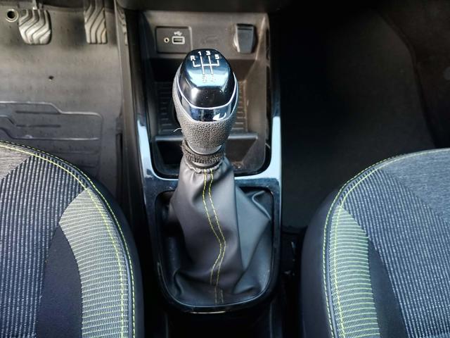 Foto 10 de 46: KWID OUTSID 2 - 2023/2024