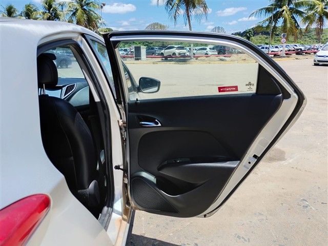 HYUNDAI HB20 1.6A COMF - 2014/2015 — foto 19 de 40