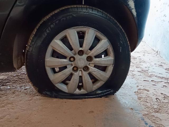 VOLKSWAGEN FOX 1.0 - 2006/2006 — foto 11 de 27