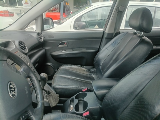 KIA CARENS EX2 2.0L - 2010/2011 — foto 4 de 10