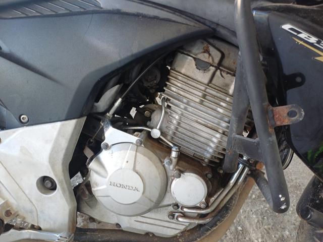 HONDA CB 300R - 2015/2015 — foto 7 de 9