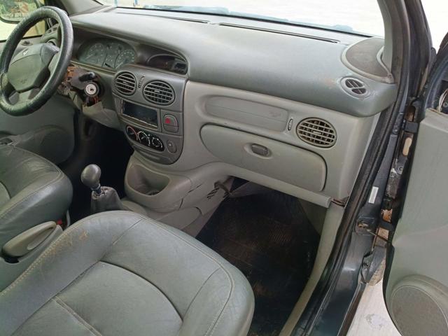 RENAULT SCENIC RT1.6 16V - 2001/2001 — foto 13 de 24