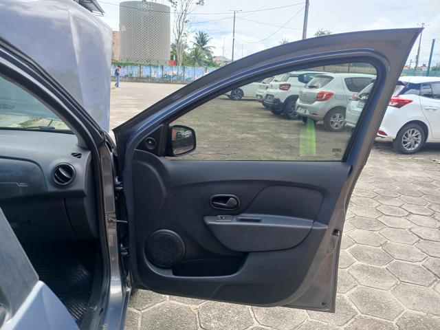 RENAULT SANDERO AUTH 10 - 2017/2018 — foto 14 de 27