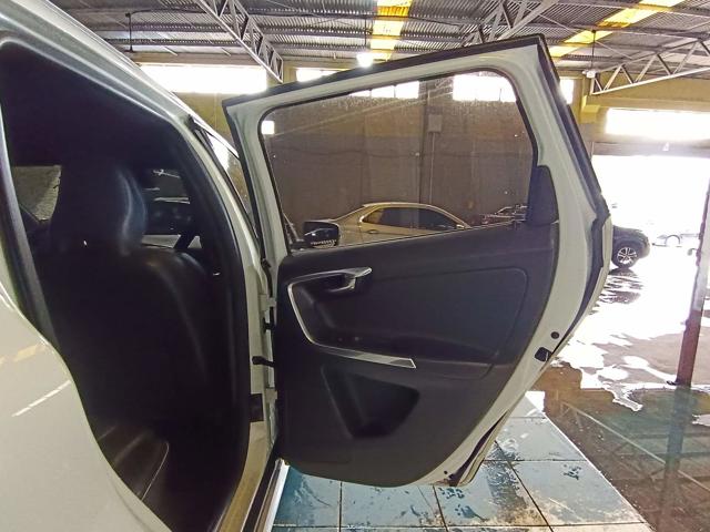 VOLVO XC60 2.0T5 R-DES - 2014/2014 — foto 11 de 28