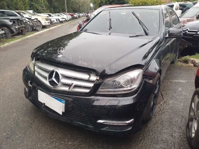 Mercedes C180turbo 2014 em leilão