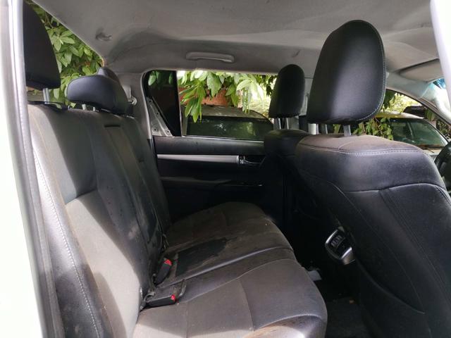 HILUX CD SRV 4X4 2.8 TDI DIESEL AUT - 2021/2022 — foto 18 de 38