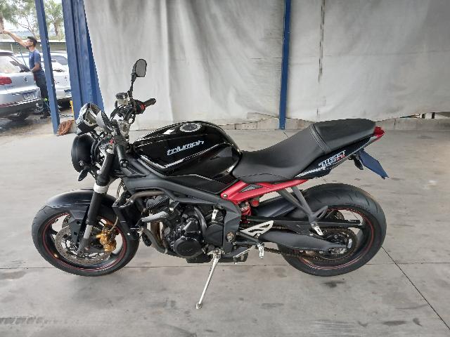 TRIUMPH STREET TRIPLE RA - 2013/2014 — foto 3 de 16