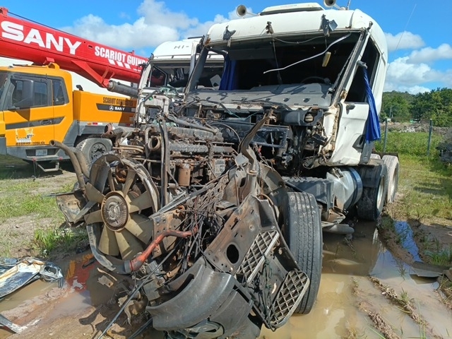 SCANIA - R124 GA4X2NZ 420 - leilão extrajudicial - ILHOTA SC - lance mínimo R$ 14.600