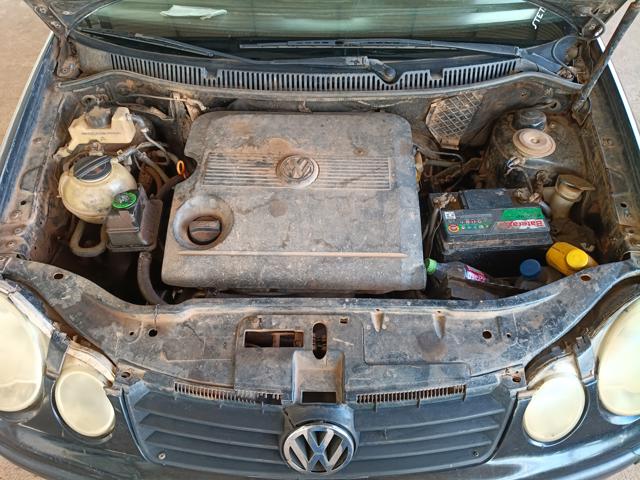 VOLKSWAGEN POLO SEDAN 1.6 - 2005/2005 — foto 10 de 28