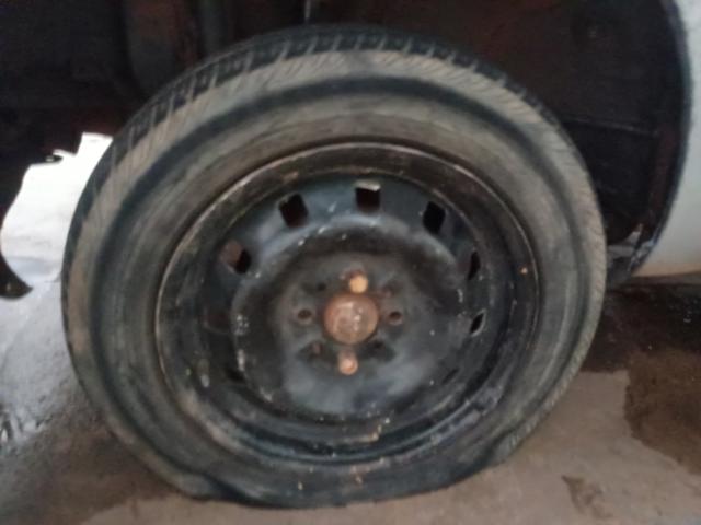 FIAT UNO VIVACE 1.0 - 2013/2014 — foto 26 de 36