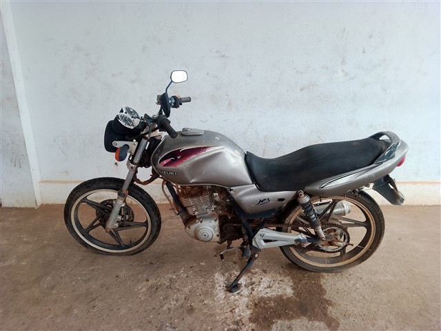 Suzuki En125 YES 2008 em leilão