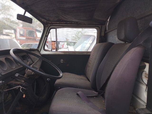 VOLKSWAGEN KOMBI - 1997/1997 — foto 8 de 22