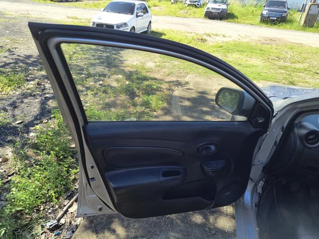 NISSAN VERSA 16S FLEX - 2011/2012 — foto 12 de 26