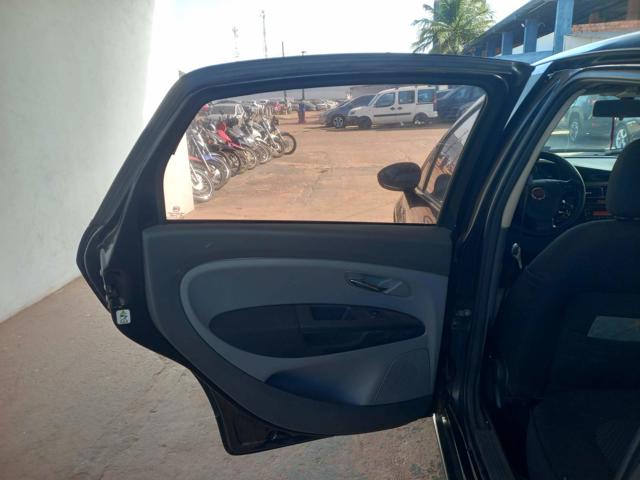 FIAT LINEA ESSENCE DUAL - 2012/2013 — foto 16 de 28