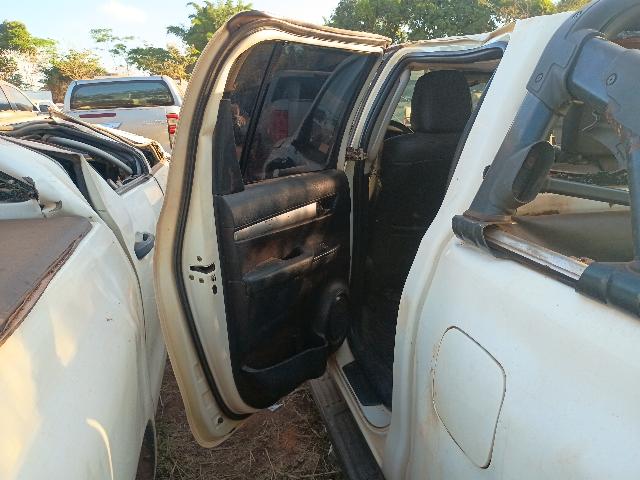 HILUX CD SR 4X4 2.8 TDI DIESEL AUT - 2019/2019 — foto 15 de 25