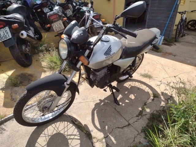 HONDA - CG 150 TITAN KS - leilão extrajudicial - SAMAMBAIA DF - lance mínimo R$ 3.200