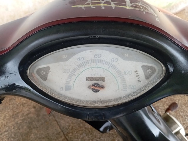 HONDA C100 BIZ ES - 2004/2005 — foto 6 de 10