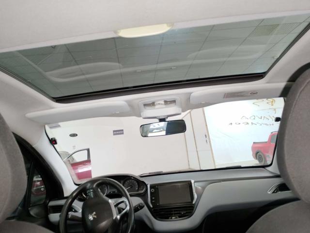 PEUGEOT 208 ALLURE - 2013/2014 — foto 6 de 32