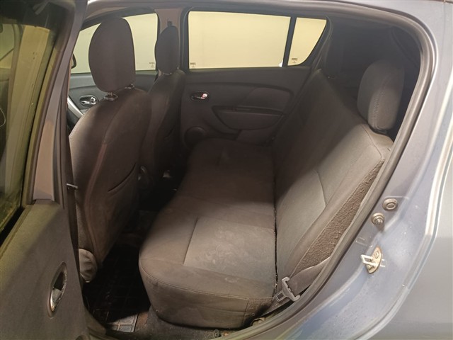 RENAULT SANDERO DYNA 16R - 2016/2017 — foto 11 de 39