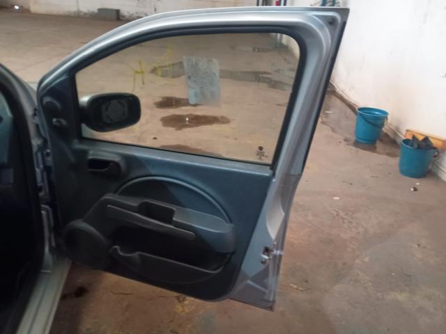 FIAT UNO VIVACE 1.0 - 2013/2014 — foto 15 de 36