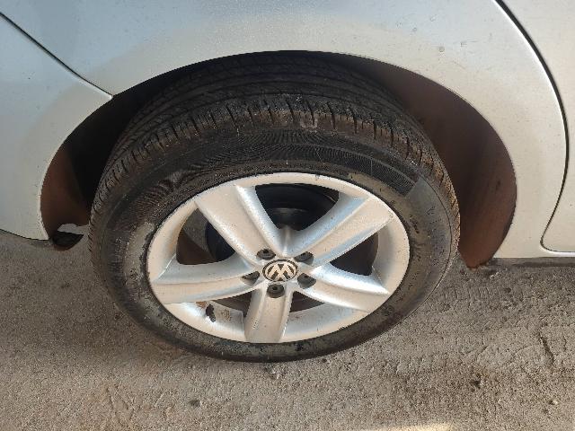 VOLKSWAGEN POLO SEDAN 1.6 COMFOR - 2010/2011 — foto 31 de 35