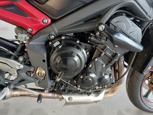 TRIUMPH STREET TRIPLE RA - 2013/2014 — foto 6 de 16