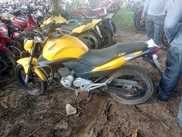 HONDA - CB 300R - leilão extrajudicial - CASTANHAL PA - lance mínimo R$ 474