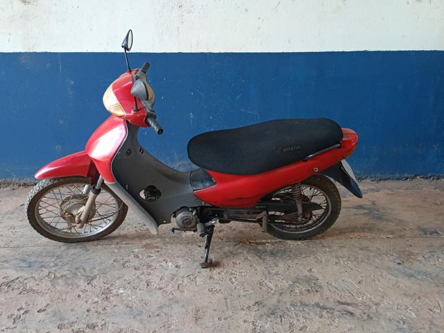 Honda C100 BIZ ES 2003 em leilão