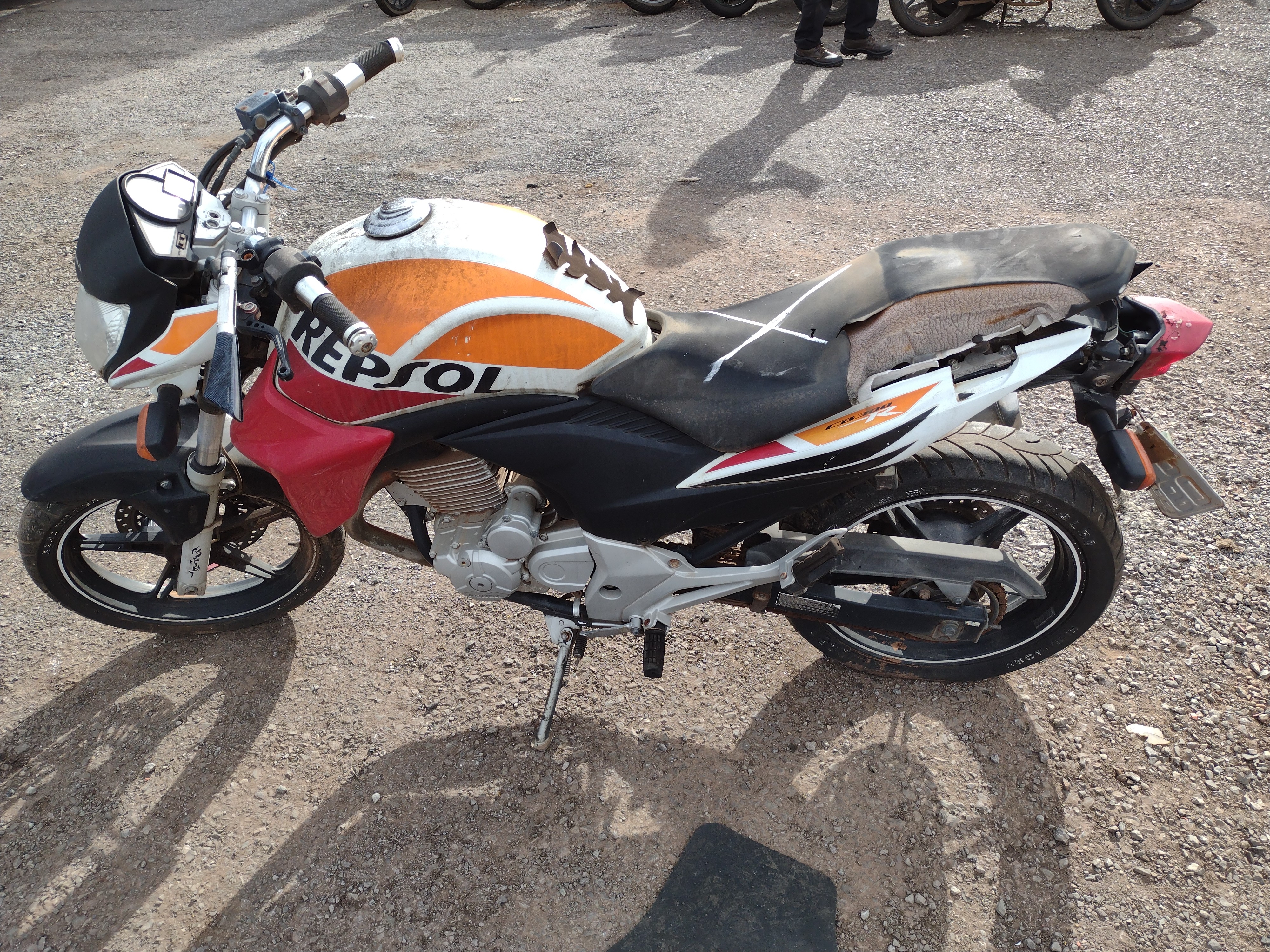 HONDA - CB 300R LIMITED - leilão extrajudicial - SAMAMBAIA DF - lance mínimo R$ 5.900