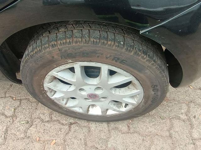 FIAT PUNTO ELX 1.4 - 2009/2009 — foto 24 de 27