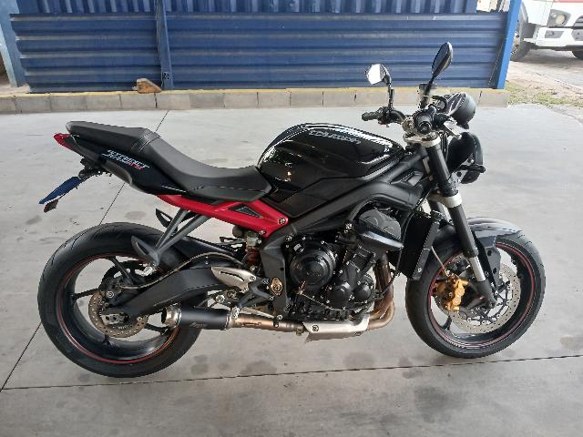 TRIUMPH STREET TRIPLE RA - 2013/2014 — foto 4 de 16