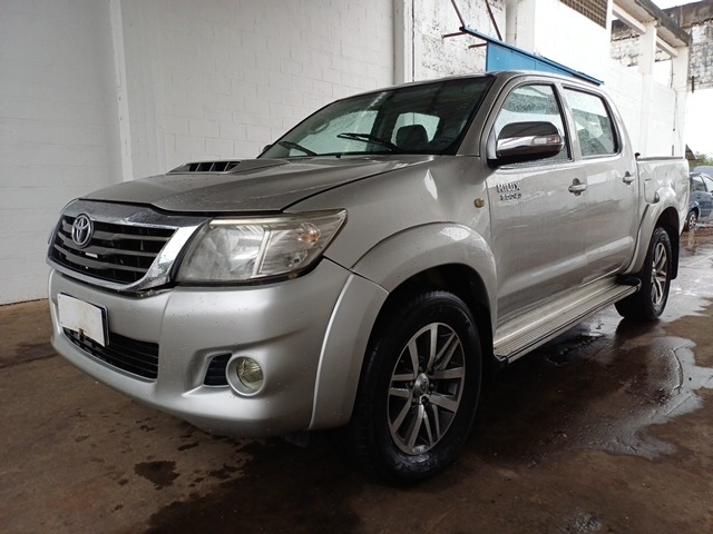 TOYOTA HILUX CD4X4 SRV - 2011/2011