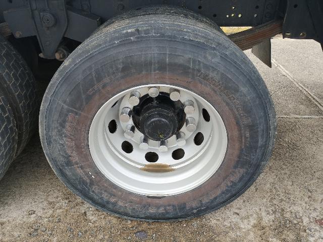 VOLKSWAGEN 24.280 CRM 6X2 - 2013/2013 — foto 16 de 40