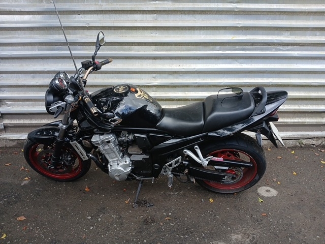 SUZUKI 1250 -