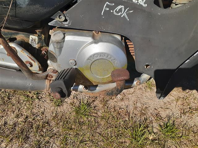 HONDA C100BIZ - 1999/1999 — foto 7 de 10
