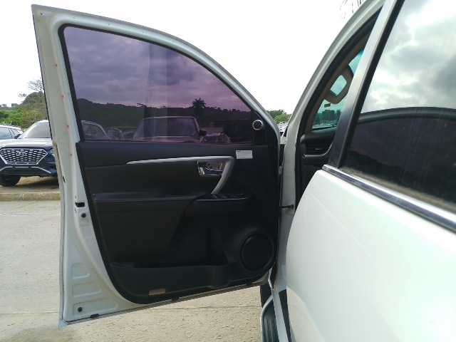 TOYOTA HILUX SWSRXA4FD - 2023/2023 — foto 14 de 40
