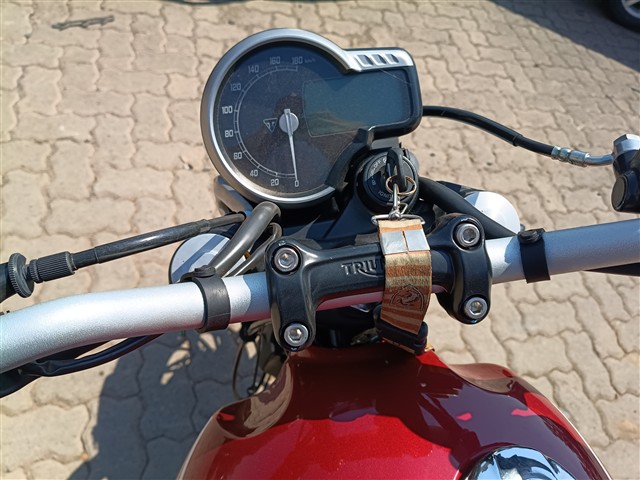 TRIUMPH SPEED 400 - 2025/2025 — foto 16 de 17