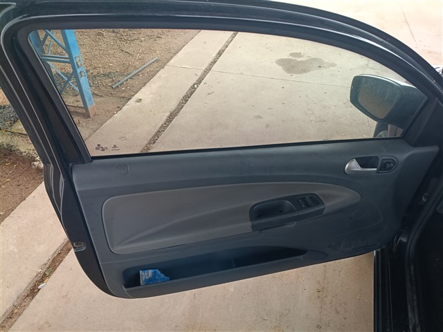 VOLKSWAGEN SAVEIRO CD HL MB - 2016/2016 — foto 13 de 25