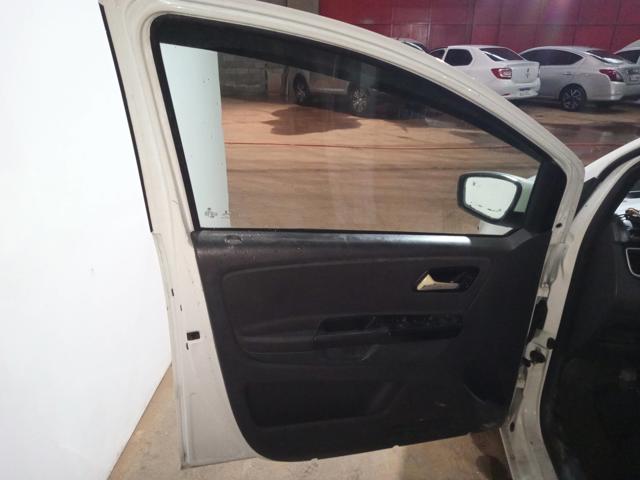 VOLKSWAGEN FOX 1.6 GII - 2012/2013 — foto 15 de 40
