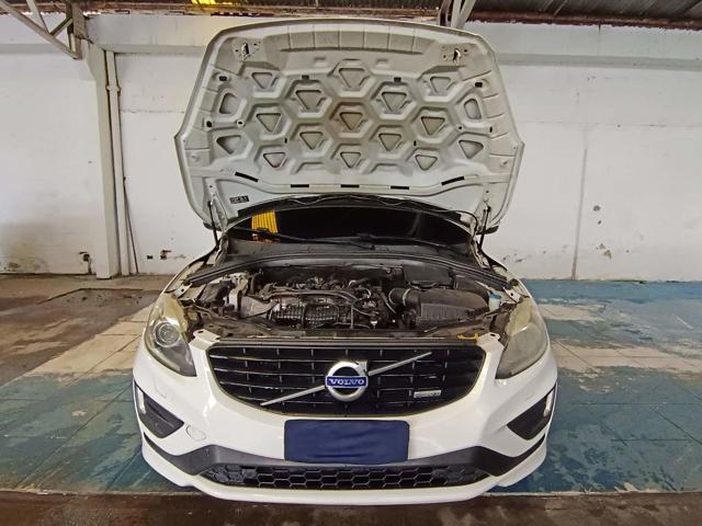 VOLVO XC60 2.0T5 R-DES - 2014/2014 — foto 18 de 28