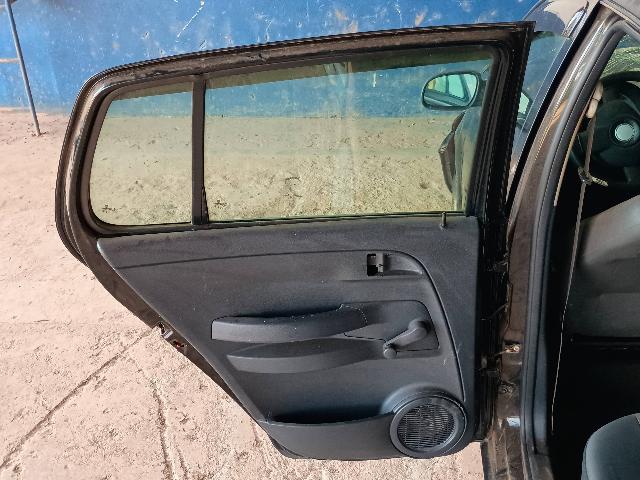 VOLKSWAGEN FOX 1.0 - 2006/2006 — foto 25 de 27