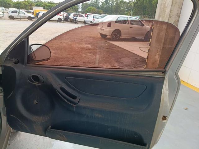 GM CELTA 3 PORTAS - 2002/2003 — foto 14 de 24