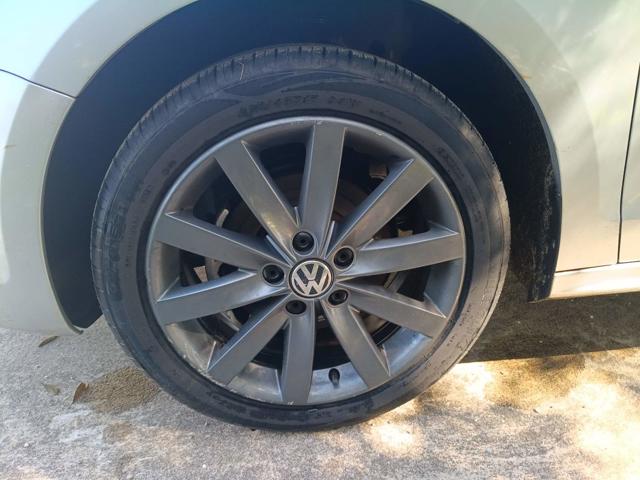 VOLKSWAGEN JETTA 2.0 - 2012/2012 — foto 24 de 28